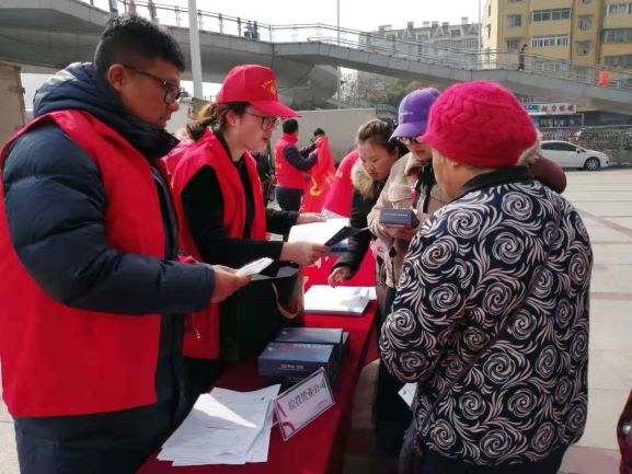 公司志愿者服務(wù)隊(duì)攜手友誼社區(qū)開展“學(xué)雷鋒志愿服務(wù)”活動(dòng)