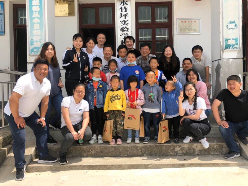 公司第一、第二黨支部赴金寨縣開展支部共建暨扶貧志愿活動